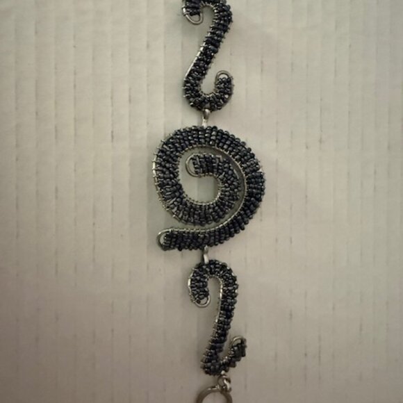 Beautiful Ladies Silver Swirl Black Beaded Bracelet with Toggle Clasp T tymus4 ( - Picture 1 of 10